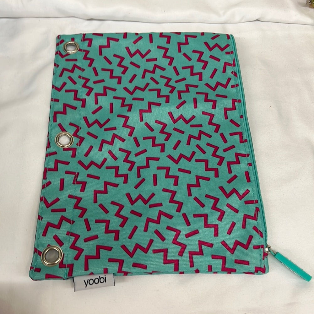 NWOT- Binder bag with zip closure. 10”x 7.5” use for pencils, eraser orsupplies.